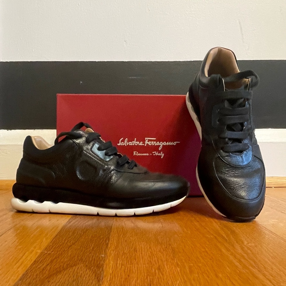 BLACK SALVATORE FERRAGAMO WITH BLUE METALLIC LOGO LEATHER SNEAKERS IN SIZE 7